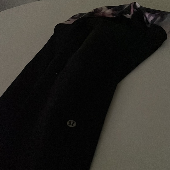 Lululemon cargo yoga running pants - Picture 3 of 3